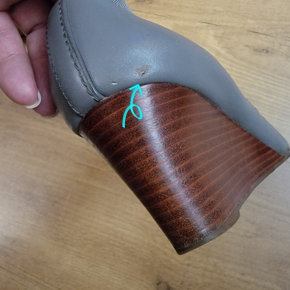 Tory Burch Caroline Wedges Pumps - Picture 8 of 10